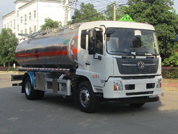 天威緣牌TWY5180GYYD6L型鋁合金運油車